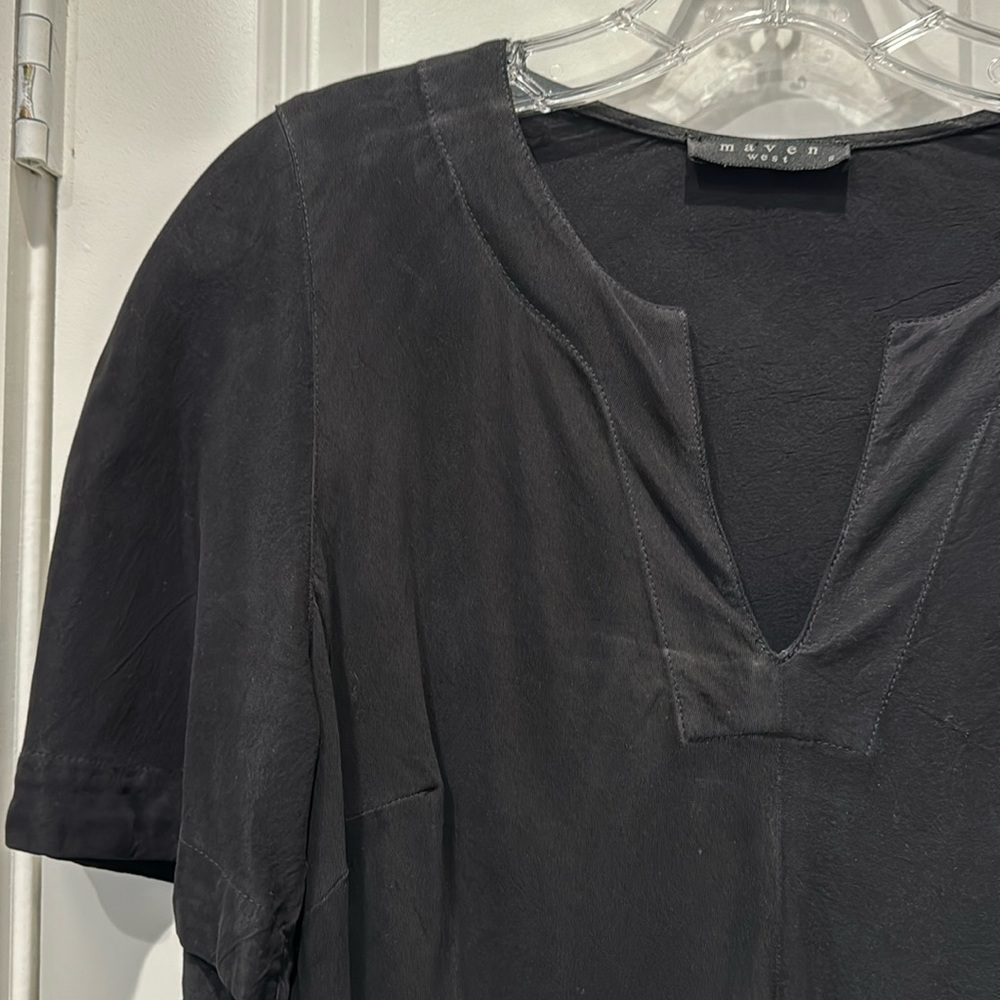 Maven West black short-sleeve v-neck top, size small